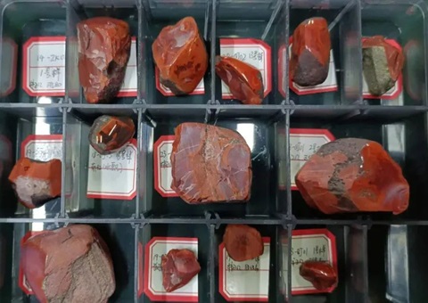 1.01亿元成交！天下首宗 “南红玛瑙” 矿权拍卖落槌