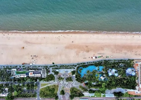 ？谑姓涡薷春Ｍ、、滨海湿地，，修建绿色长廊，，海域生态情形获得显著改善——“蓝色海湾” 实现“滩净湾美”